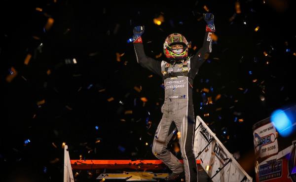 Kyle Larson Out Duels Kasey Kahne Racing Teammates to Claim First Ever world of Outlaws Back-to-Back Victories