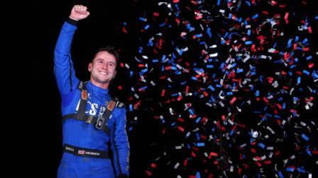 On Tuesday at Florida’s Volusia Speedway Park, Logan Seavey (Sutter, Calif.) added yet another astounding achievement to his ever-growing list. He did something no other driver has done in more than 22 years – winning multiple USAC AMSOIL Sprint Car National Championship features in a single night. (Josh James Artwork Photo) (Video Highlights from FloRacing.com)