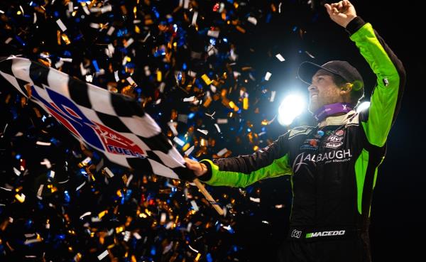 Carson Macedo Holds Off Gravel to Top World of Outlaws Kennedale Debut