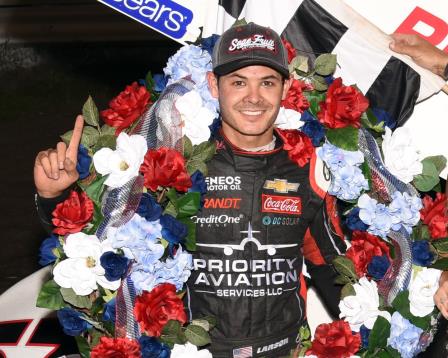 Kyle Larson won the $20,000 Front Row Challenge in Oskaloosa, Iowa Monday (Paul Arch Photo)