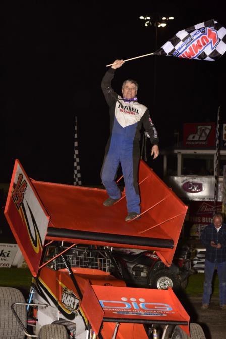 Jeff Swindell celebrates his victory at Granite City Friday (Mark Funderburk Photo)