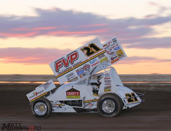 Brian Brown – Fast Start to Western Outlaw Swing!