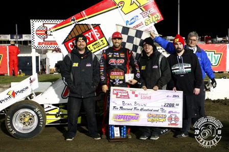 The team in Victory Lane at I-80 Speedway (Brandon Anderson Photos)