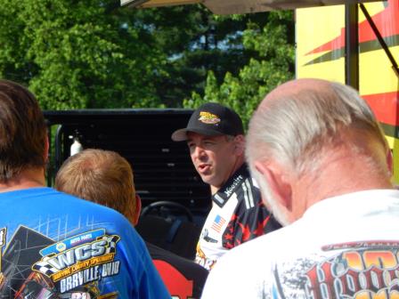 Eric Walls leads the drivers meeting at Wayne County