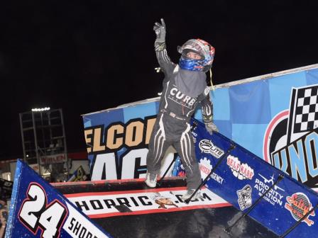 Rico Abreu drove from third to first on the last lap to take $4,000 and a half beef at Knoxville Raceway Saturday (Ken's Racing Pix) (Video Highlights from DirtVision.com)