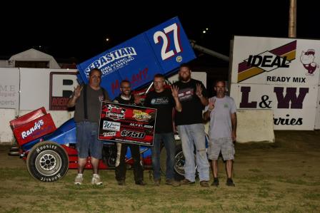 Cody Wehrle won the 305 feature Friday at 34 Raceway (Mark Funderburk Racing Photo)