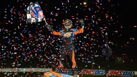 Chris Windom took the USAC sprint event at Bloomington Friday (David Nearpass Photo) (Video Highlights from FloRacing.com)
