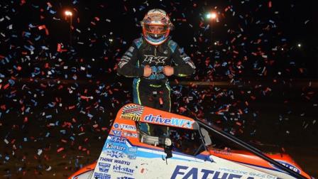 Brady Bacon earned his series-leading fifth USAC AMSOIL National Sprint Car victory of the year Saturday night in the second feature at Lincoln Park Speedway in Putnamville, Ind.(David Nearpass Photo) (Video Highlights from FloRacing.com)