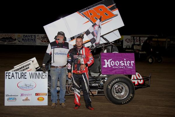 Josh Schneiderman Coasts to Sprint Invaders "Family" Win at Lee County Speedway!