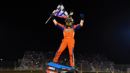 Tyler Courtney won for the second-straight time and sixth overall in USAC AMSOIL National Sprint Car competition at Kokomo (Ind.) Speedway on Saturday night (David Nearpass Photo) (Video Highlights from FloRacing.com)