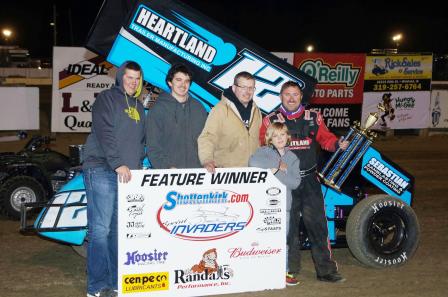 The team in Victory Lane at 34 Raceway (Dana Royer/34 Raceway Photo)