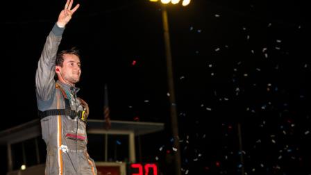 Logan Seavey captured his third consecutive USAC NOS Energy Drink Indiana Sprint Week by AMSOIL win on Wednesday at the Terre Haute Action Track. (DB3, Inc. Photo) (Video Highlights from FloRacing.com)