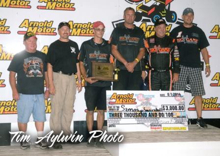 by Bryan Hulbert/Bill Wright   KNOXVILLE RACEWAY, Knoxville, IA, August 1, 2014 – For the fourth time in his career, Sammy Swindell visited Victory Lane in 360cid competition at the Knoxville Raceway; winning night two of the 24th annual Arnold Motor Supply 360 Knoxville Nationals with a borrowed Al Parker Racing Engine under the hood.   Challenged in the closing laps by the Sioux Falls Ford No. 13, Mark Dobmeier ran the cushion to pull even with Swindell. "When you're out front, you don't reall