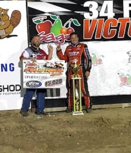 Terry McCarl won the Fall Haul Saturday at 34 Raceway