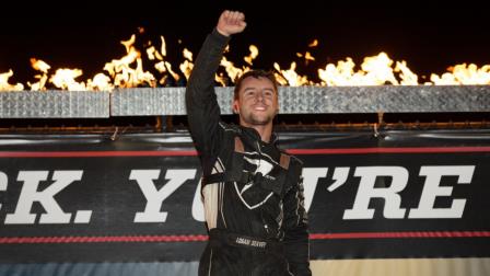 After finishing second in the first two legs of Saturday’s 39th running of the 4-Crown Nationals presented by NKT.TV at Rossburg, Ohio’s Eldora Speedway, Logan Seavey felt he had played second fiddle more than long enough. (Dallas Breeze Photo) (Video Highlights from FloRacing.com)