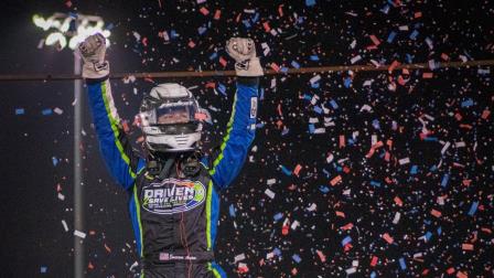 Emerson Axsom (Franklin, Ind.) recorded his first career USAC AMSOIL Sprint Car National Championship feature victory in just his eighth career series start on Thursday night in the season opener at Ocala, Florida’s Bubba Raceway Park, part of Winter Dirt Games XIII. (Dave Olson Photo) (Video Highlights from FloRacing.com)