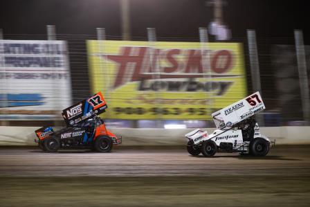 Sheldon Haudenschild leads Kyle Larson at Bridgeport (Trent Gower Photo) (Video Highlights from DirtVision.com)