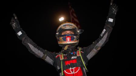 Buddy Kofoid successfully defended his USAC Indiana Midget Week victory at Bloomington Speedway from a year ago by winning Friday night’s IMW opener for the USAC NOS Energy Drink Midget National Championship. (Jack Reitz Photo)  (Video Highlights from FloRacing.com)