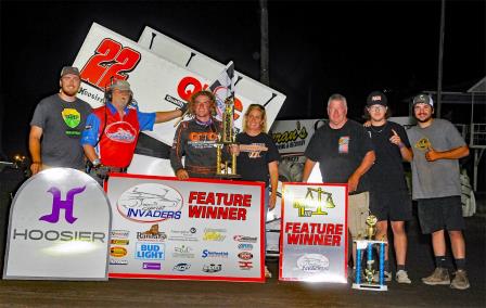 Riley Goodno won his first ever Sprint Invaders feature at Eldon Thursday (Lonnie Wheatley Photo)