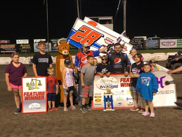 Luke Verardi Captures First Ever Sprint Car Win in Vinton with Sprint Invaders!