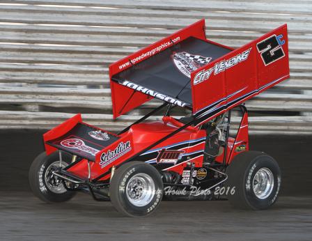 Wayne in action at Knoxville (Danny Howk Photo)