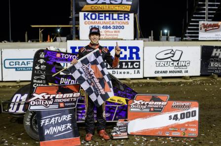 Bryan Wiedeman won the Xtreme Midget Series feature Saturday at Davenport (Jacy Norgaard Photo) (Video Highlights from DirtVision.com)