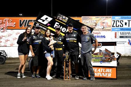 Kasey Kahne won Sunday night at Huset's (Tylan Porath Photo)