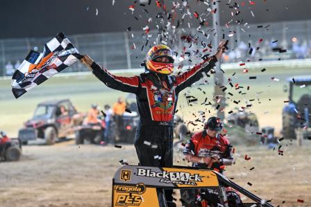 Zach Daum swept the Xtreme midget weekend in Wayne City, Illinois (Jacy Norgaard Photo) (Video Highlights from DirtVision.com)