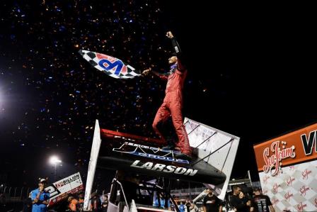 Kyle Larson won the opening night of the Huset's High Bank Natonals Wednesday (Tylan Porath Photo) (Video Highlights from DirtVision.com)