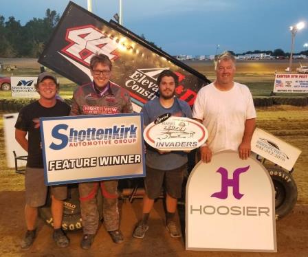 Chris Martin won the Sprint Invaders feature at Spoon River Saturday