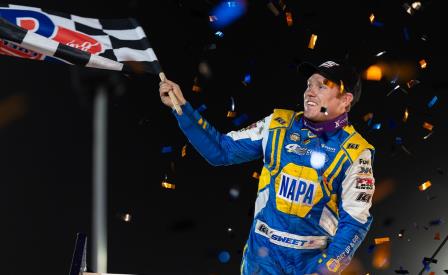 Brad Sweet won at Cedar Lake with the WoO on Friday (Trent Gower Photo) (Video Highlights from DirtVision.com)