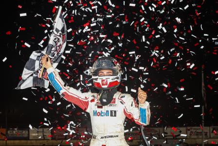 Jade Avedisian won an exciting Xtreme Midget feature at Atomic Saturday (Tyler Carr Photo) (Video Highlights from DirtVision.com)