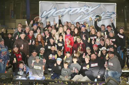 Logan Seavey made it two in a row at the Chili Bowl (Michael Fry Photo) (Video Highlights from FloRacing.com)