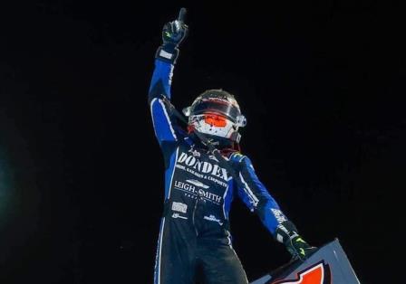 Lockie McHugh won a fast, thrilling feature to claim the Aussie Sprintcar Title (Speedcafe Photo) (Video Highlights from Dean Neal)