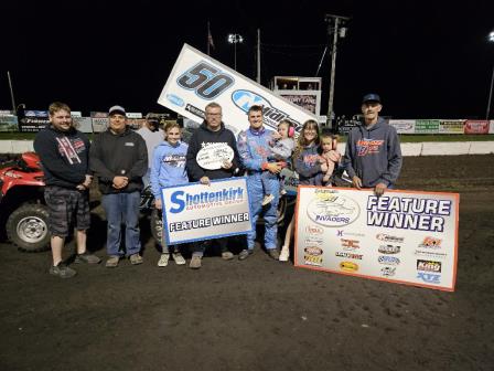 Paul Nienhiser won the Sprint Invaders stop at Benton County Sunday