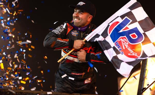 David Gravel Bests Donny Schatz in Last Lap Eldora Thriller