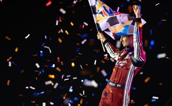 Buddy Kofoid Beats Gravel for First River Cities Score