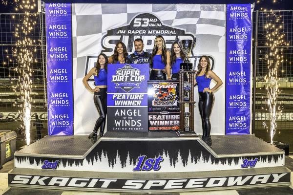 Justin Sanders Slips Past McFadden in Final Corner to Take Super Dirt Cup NARC Prelim Win