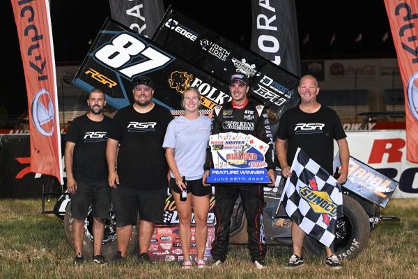 Aaron Reutzel Edges Tanner Thorson in Final Corner to Start Lucas Oil