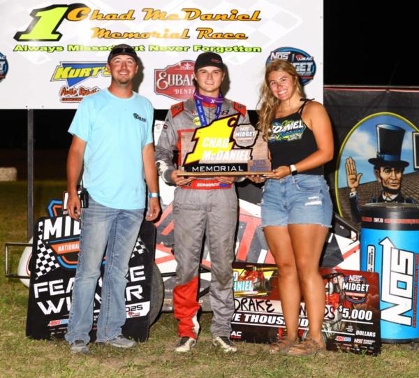 Drake Edwards Notches Initial USAC Midget Win at Mitchell County