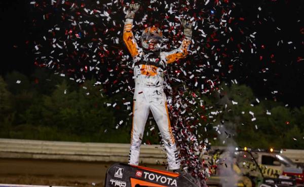 Jacob Denney Takes Second Xtreme Outlaw Midget Weekend Sweep of 2025 with Tulsa Speedway Triumph