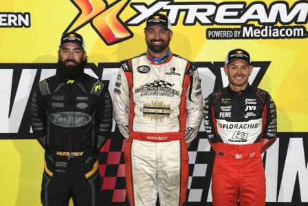Austin McCarl won Night #1 of the 360 Natoinals over Kyle Larson (R) and James McFadden (L) (Paul Arch Photo) (Video Highlights from DirtVision.com)