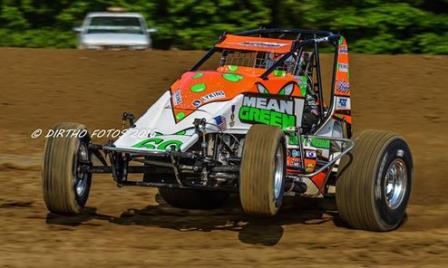 Brady gets the wheels up at Brownstown Speedway (Dirtho Fotos 2016)