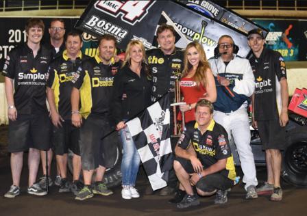 The TMAC Motorsports #24 team celebrates their $10,000 win at Badlands Motor Speedway (BMS Photo) 