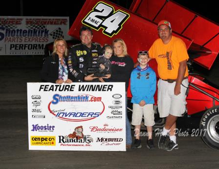 Terry McCarl made a late pass to win the Sprint Invaders feature in Donnellson Friday (Danny Howk Photo) 
