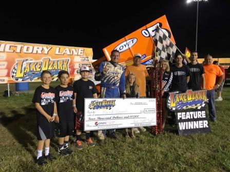Brad and the team celebrate their second win of the weekend at the $4,000 LOS 360 Nationals (Lake Ozark Speedway Photo)