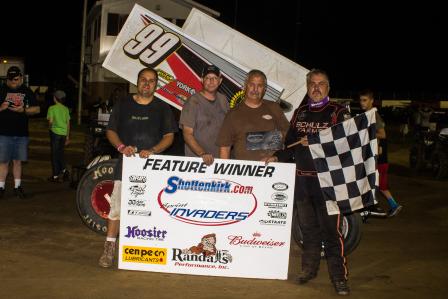 John Schulz won a battle with his nephew Josh Schneiderman to take Tuesday night's Sprint Invaders feature in Dubuque (Brody Images)