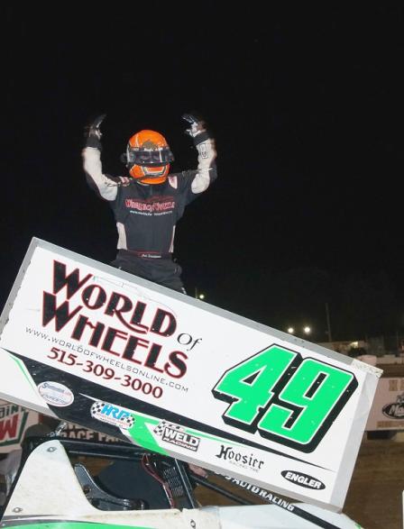 Josh Schneiderman celebrates (Dana Royer/34 Raceway Photo)