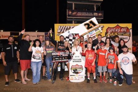 Brian and the team celebrate their win in Sedalia (Nicole Lee – High Fly’N Photo)