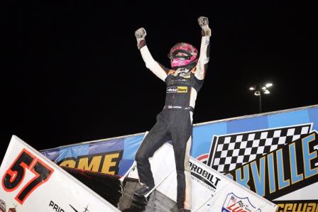 Kyle Larson celebrates his win on night #1 of the Knoxville Nationals (DB3 Imaging)